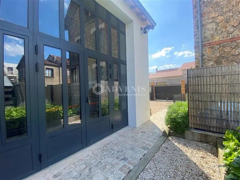 Bureau dans Cachan à louer - Photo du bâtiment - Image 2 de 10