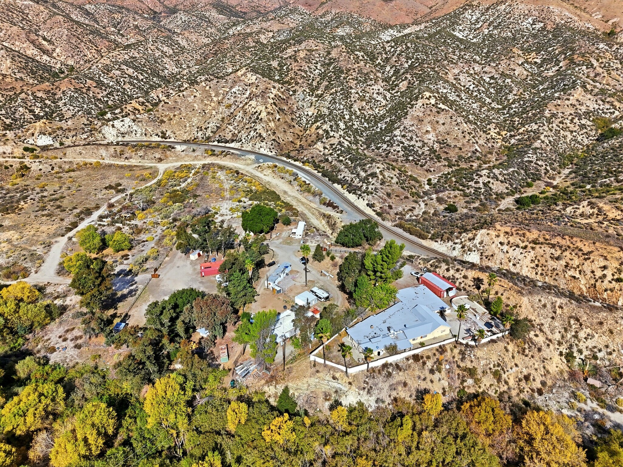 8235 Soledad Canyon Rd, Agua Dulce, CA à vendre Photo principale- Image 1 de 35