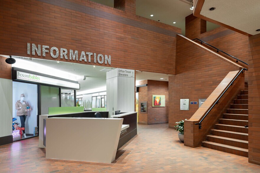 11010 101 St NW, Edmonton, AB à louer - Photo intérieure - Image 3 de 7