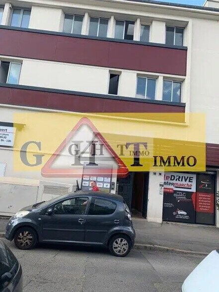 Bureau dans Maisons-Alfort à louer - Photo du bâtiment - Image 2 de 5