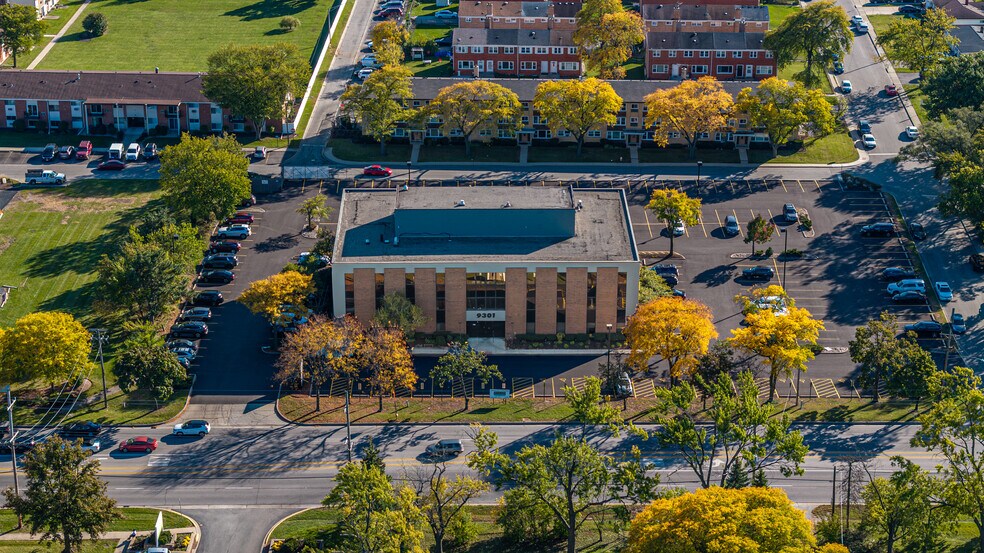 9301 Golf Rd, Des Plaines, IL à louer - Photo du bâtiment - Image 3 de 19