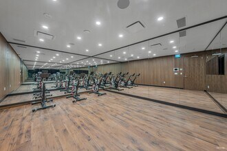 320 Granville St, Vancouver, BC for lease Building Photo- Image 2 of 12