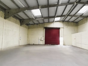 9 Avenue Du Maréchal De Lattre De Tassigny, Meyzieu for lease Interior Photo- Image 1 of 2