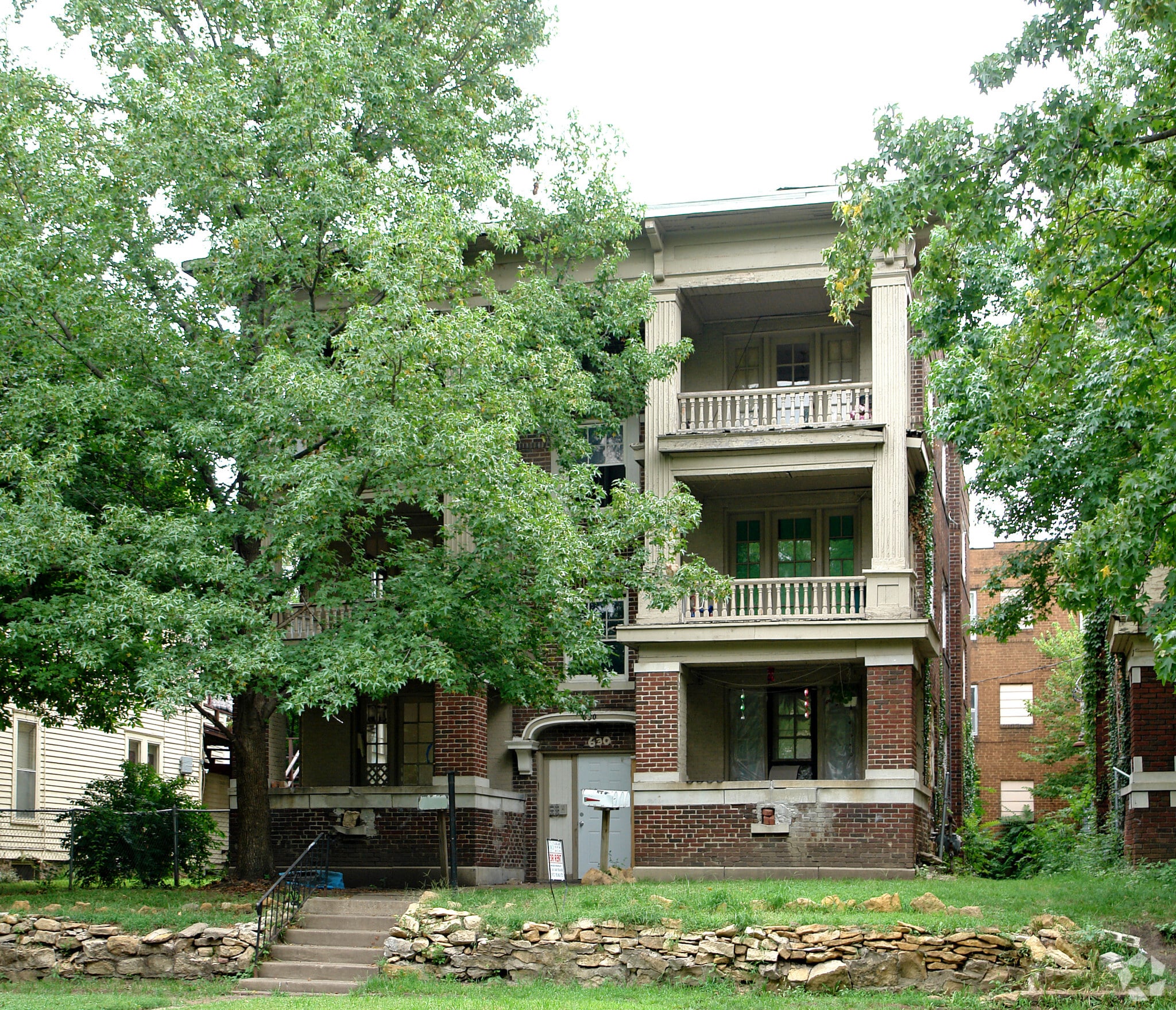 630 SW Taylor St, Topeka, KS à vendre Photo principale- Image 1 de 7