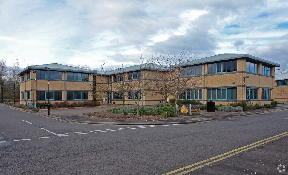 21-27 The Quadrant, Abingdon à louer - Photo du bâtiment - Image 2 de 3