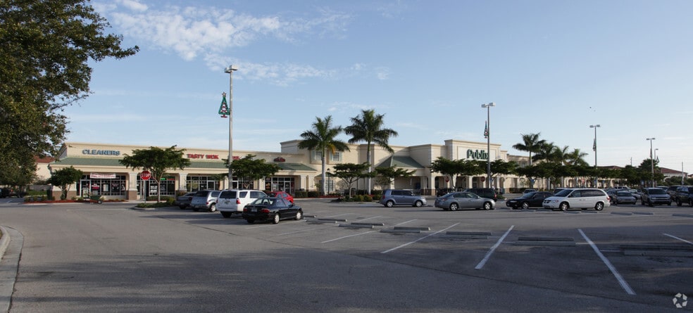 5995-5999 S Pointe Blvd, Fort Myers, FL for lease - Primary Photo - Image 1 of 7