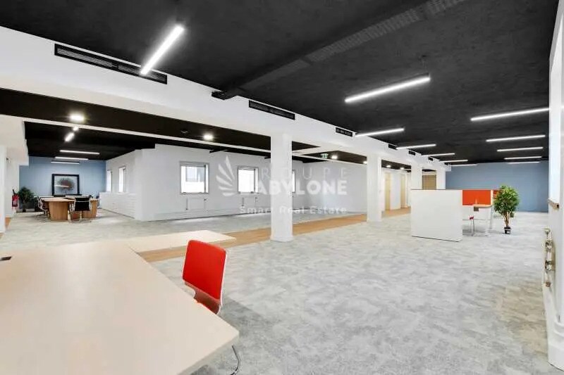 Office in Levallois-Perret for lease Interior Photo- Image 1 of 16
