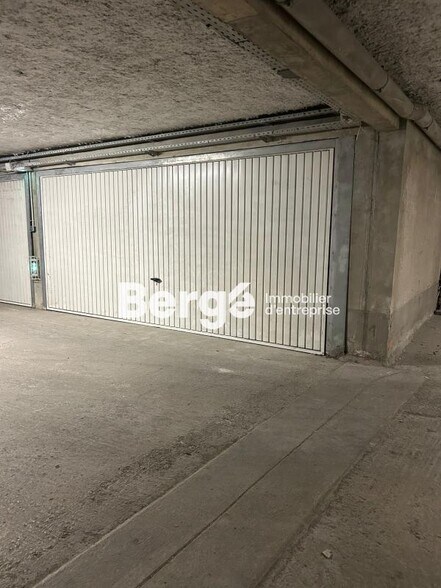Industrial in Cannes for sale - Building Photo - Image 2 of 3