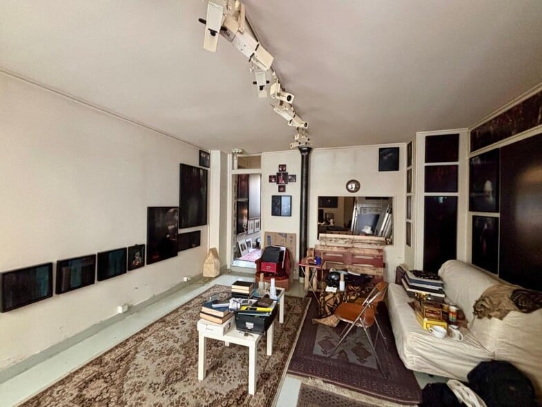 Retail in Paris for lease - Interior Photo - Image 3 of 7