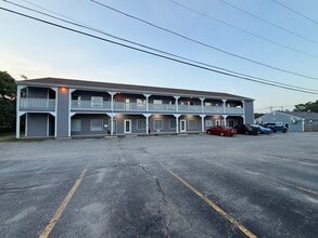 5835 Post Rd, East Greenwich, RI for lease Building Photo- Image 1 of 8