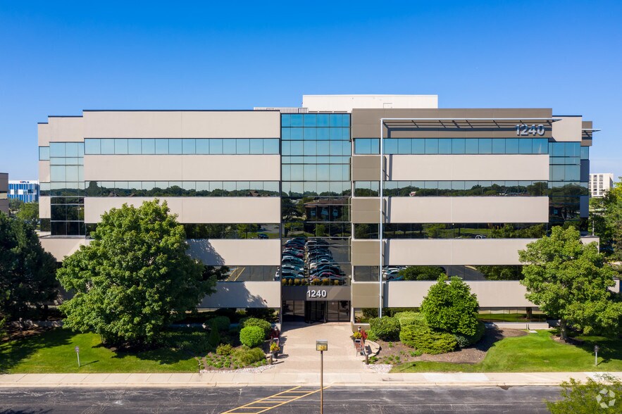 1230 E Diehl Rd, Naperville, IL à louer - Photo du bâtiment - Image 2 de 6
