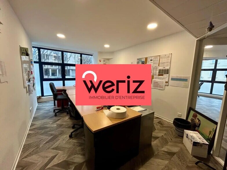 Office in Marseille for lease - Building Photo - Image 2 of 12