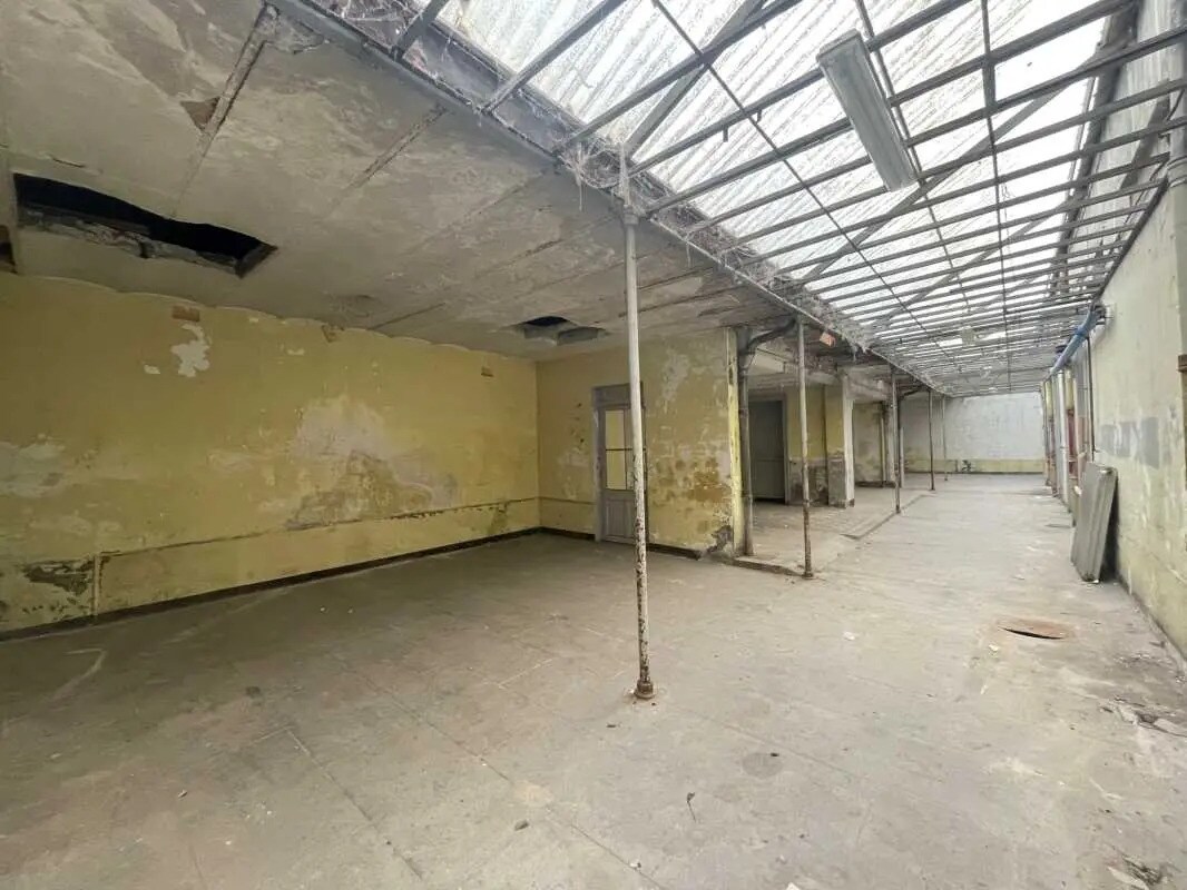 Flex in Villeurbanne for lease Interior Photo- Image 1 of 7