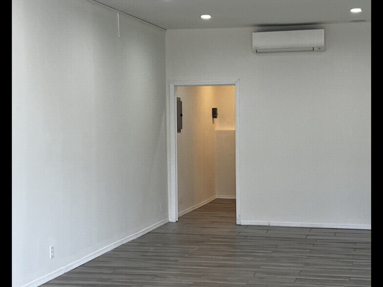 2903 1/2 Honolulu Ave, Glendale, CA à louer - Photo intérieure - Image 2 de 5