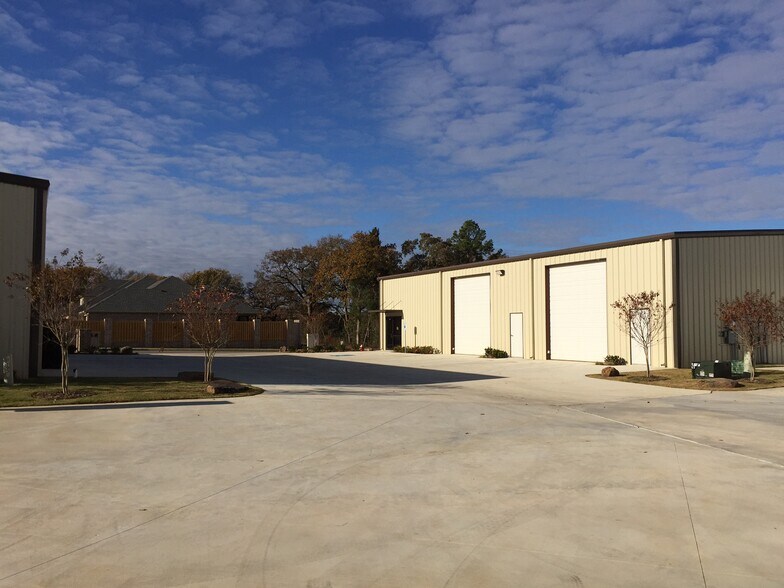 2941 Elkton Trl, Tyler, TX à louer - Photo du bâtiment - Image 3 de 6