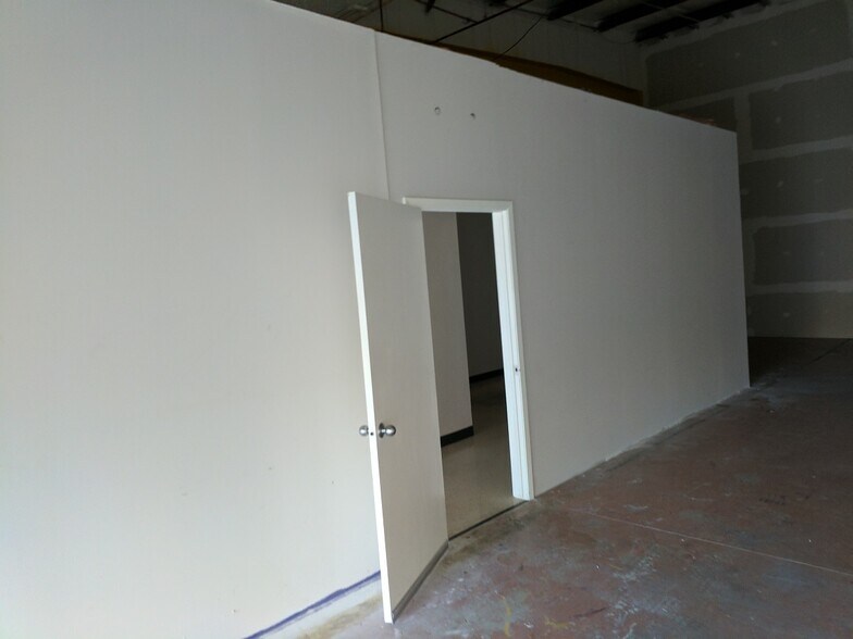 4503 Spring Cypress Rd, Spring, TX à louer - Photo intérieure - Image 3 de 6