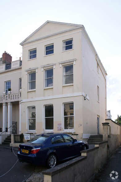 122 Winchcombe St, Cheltenham à louer - Photo du bâtiment - Image 3 de 6