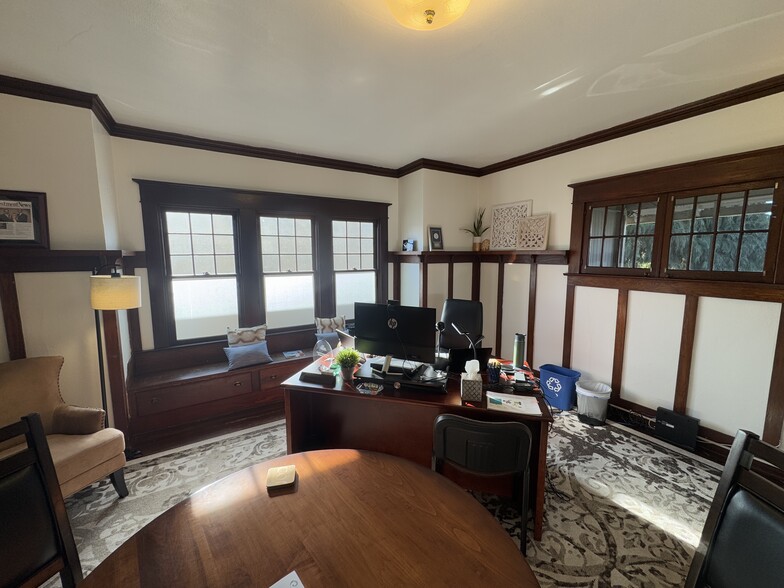 518 SW 3rd St, Corvallis, OR à vendre - Photo du bâtiment - Image 2 de 19