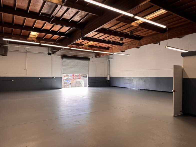 1022 W Gladstone St, Azusa, CA for lease - Building Photo - Image 1 of 15