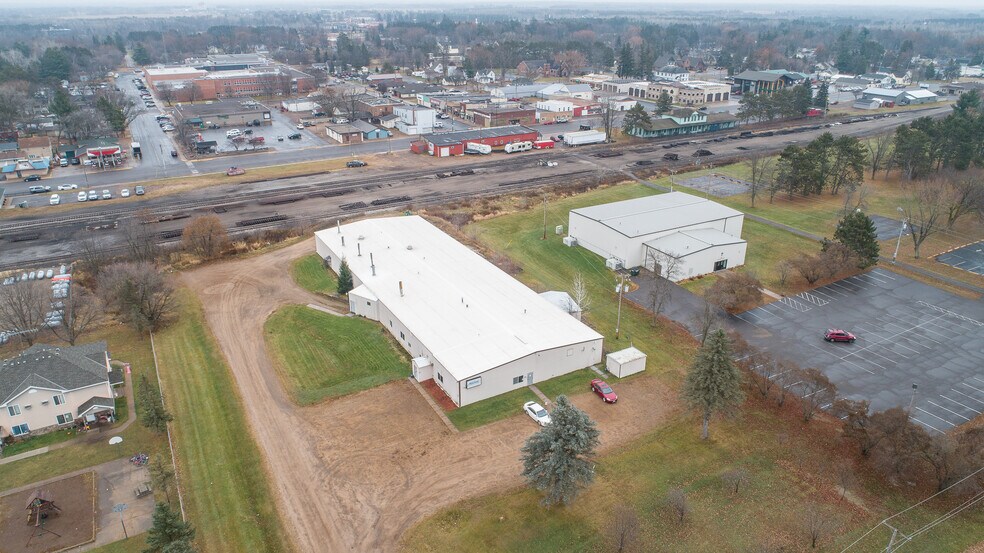 106 Dunn Ave N, Hinckley, MN à vendre - Photo du bâtiment - Image 2 de 40