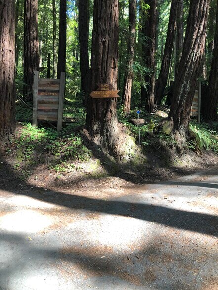 00 Back Road, La Honda, CA à vendre - Photo du bâtiment - Image 3 de 6