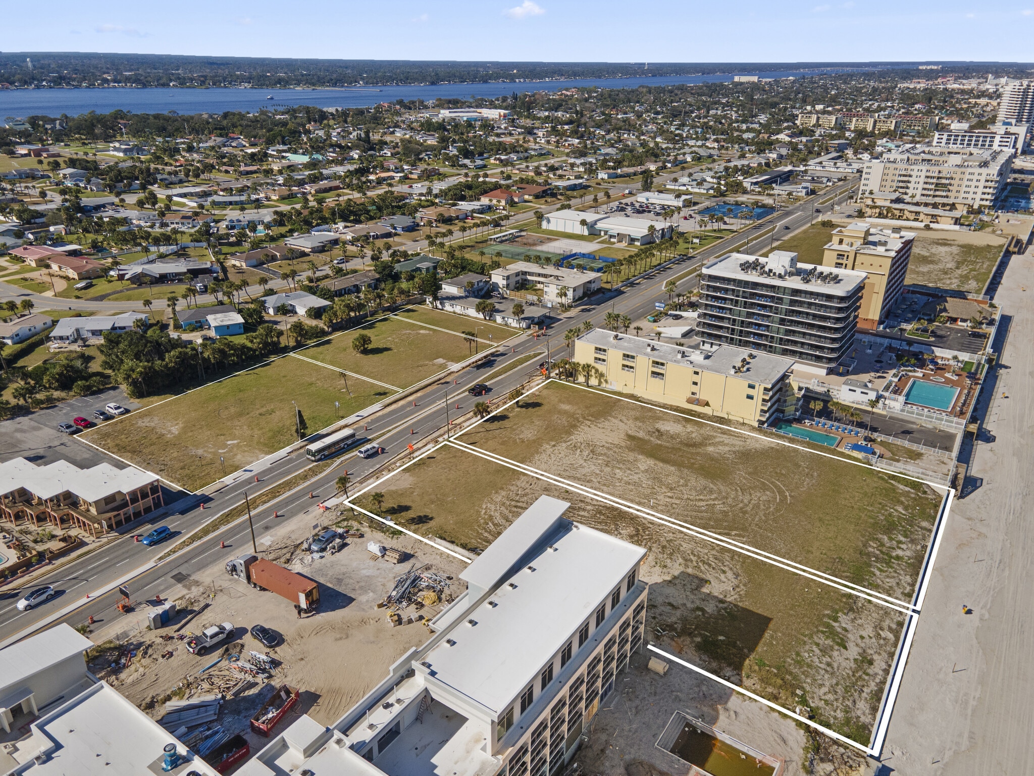 1012 N Atlantic Ave, Daytona Beach, FL portfolio of 5 properties for sale on LoopNet.ca Primary Photo- Image 1 of 25