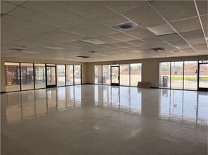 2151-2195 E Channel Islands B, Oxnard, CA for lease Interior Photo- Image 1 of 3