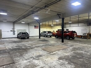 16 Beaver Brook Rd, Danbury, CT for lease Interior Photo- Image 1 of 5