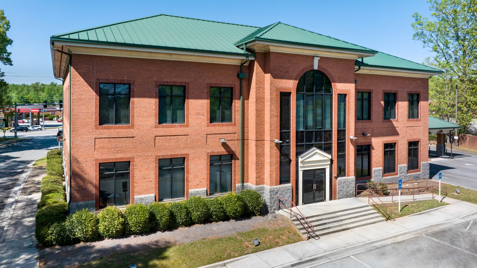 525 E Crossville Rd, Roswell, GA à vendre Photo du bâtiment- Image 1 de 15