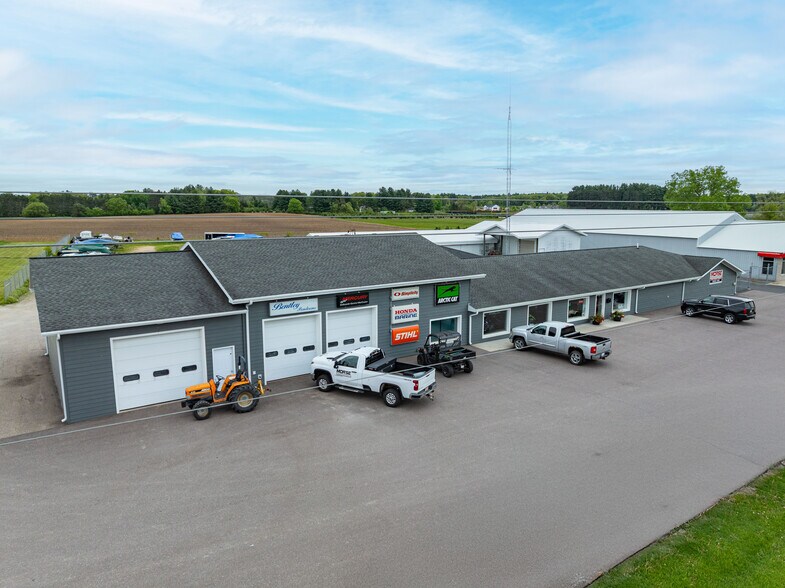 4150 State Highway 13, Wisconsin Dells, WI à vendre - Photo principale - Image 1 de 10