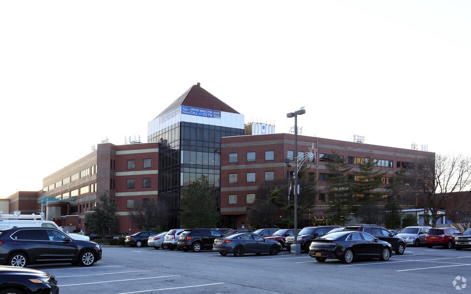 2090-2210 Bartow Ave, Bronx, NY for lease - Building Photo - Image 1 of 4