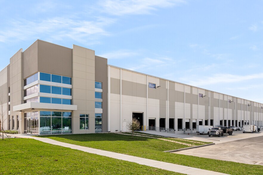 5001 Crossroads Pky, Fort Pierce, FL for lease - Building Photo - Image 2 of 20