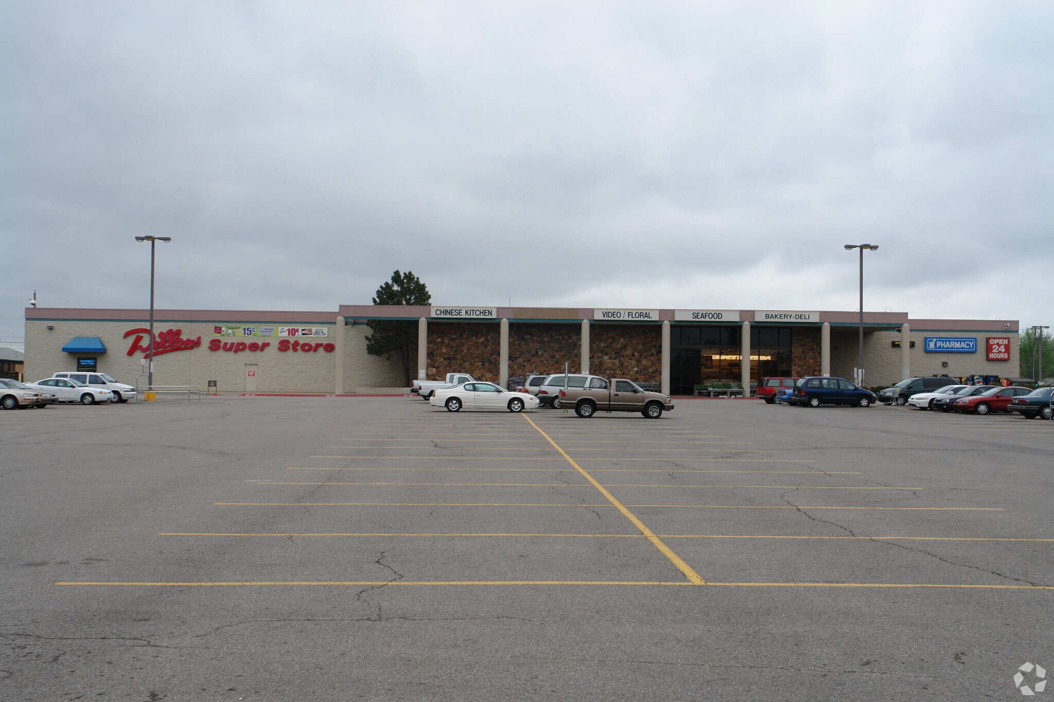 5500 E Harry St, Wichita, KS for lease Primary Photo- Image 1 of 7