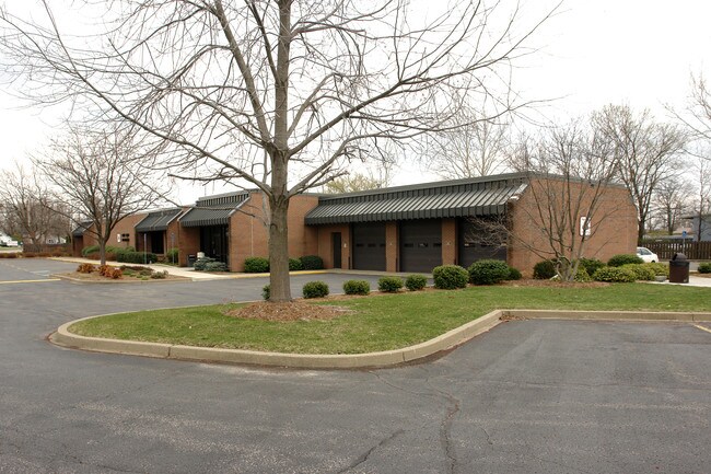 Plus de détails pour 1918 Hikes Ln, Louisville, KY - Commerce de détail à vendre