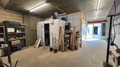 75 Edgeley Ln, London for lease Interior Photo- Image 2 of 8