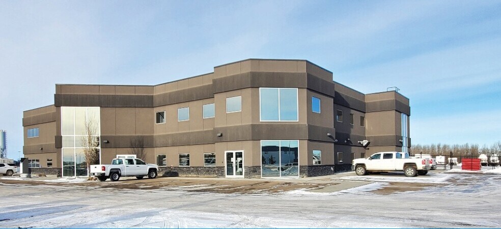 7004-7218 66 St, Lloydminster, AB à vendre - Photo principale - Image 1 de 1