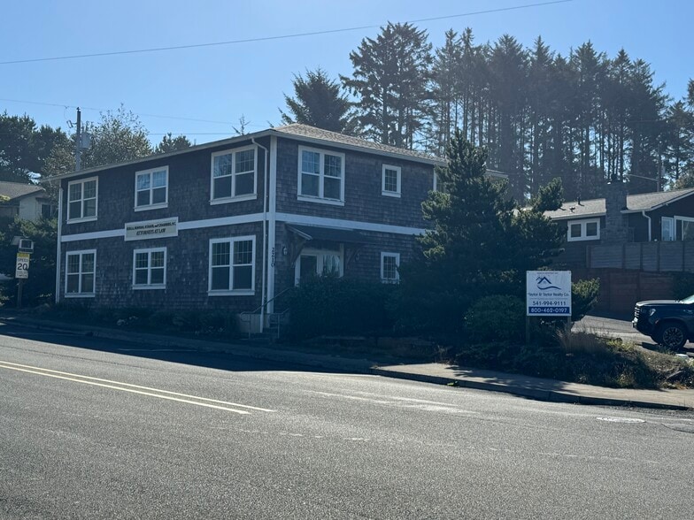 2210 NE 22nd St, Lincoln City, OR for lease - Building Photo - Image 2 of 5