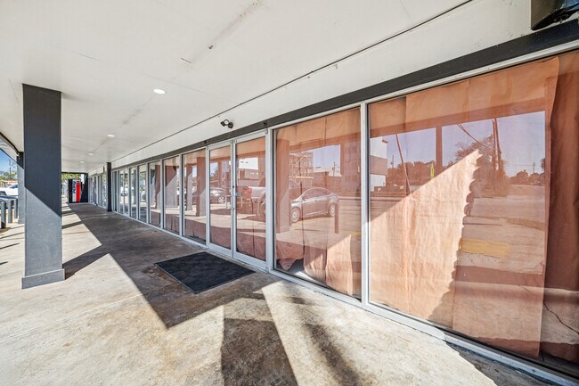 More details for 5600 Yale St, Houston, TX - Retail for Lease