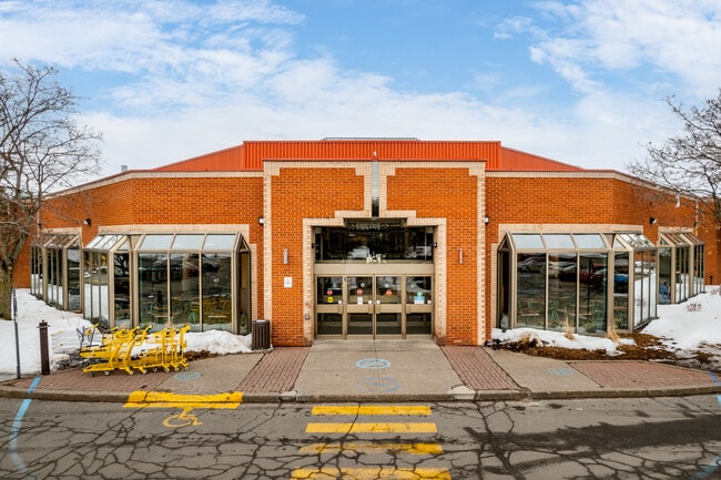 Plus de détails pour 450 Boul Poliquin, Sorel-tracy, QC - Commerce de détail à louer