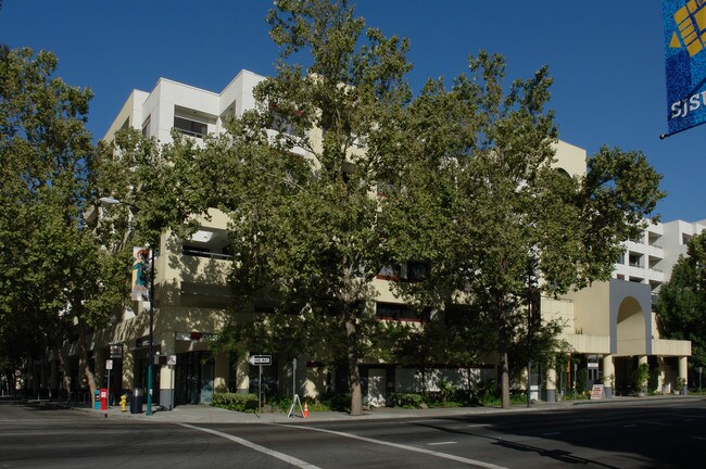 Plus de détails pour 93-125 E San Carlos St, San Jose, CA - Commerce de détail à louer