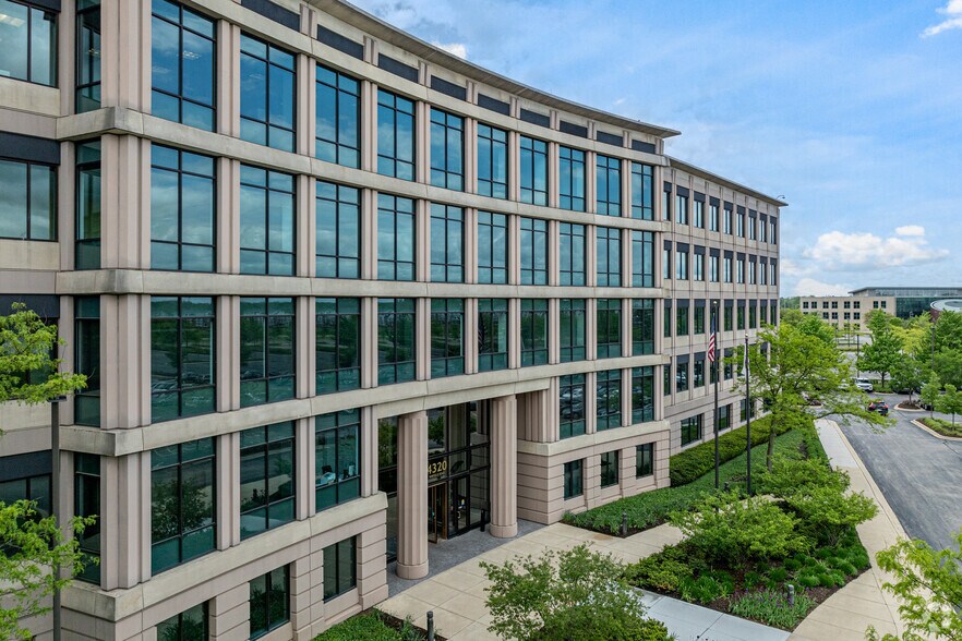 4320 Winfield Rd, Warrenville, IL à louer - Photo du bâtiment - Image 3 de 4