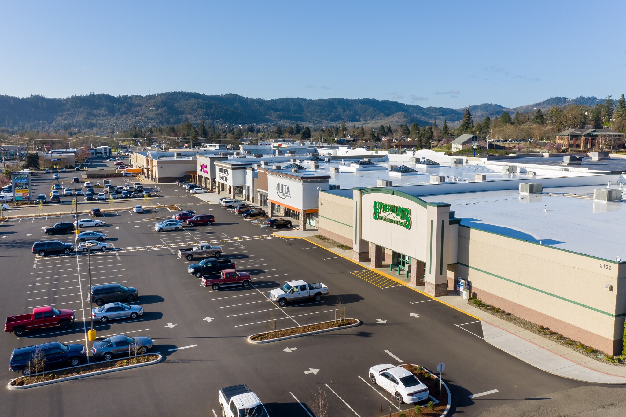 1444 NW Garden Valley Blvd, Roseburg, OR for lease Primary Photo- Image 1 of 22