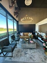 3901 West Fwy, Fort Worth, TX for lease Interior Photo- Image 2 of 16