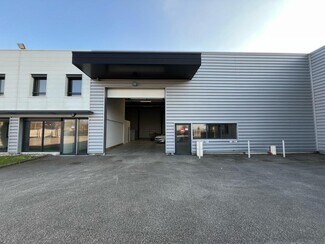 Plus de détails pour Local d'activités à louer