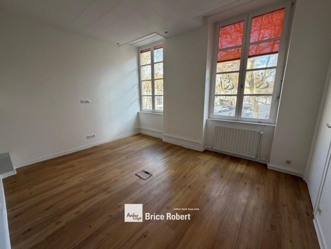 Office in Lyon for lease Interior Photo- Image 1 of 8