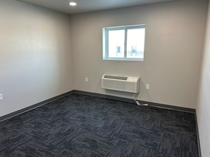 1106 S 34th St, Norfolk, NE for lease Interior Photo- Image 2 of 4