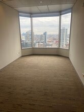 425 S Financial Pl, Chicago, IL for lease Building Photo- Image 2 of 3