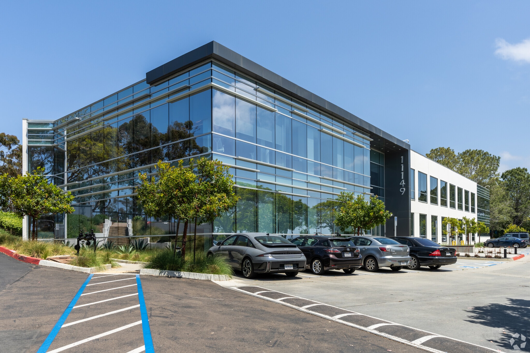 11149 N Torrey Pines Rd, La Jolla, CA for lease Building Photo- Image 1 of 17