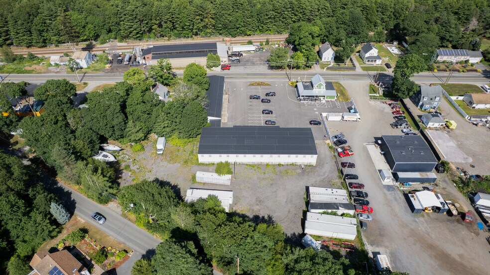 678 Adams St, Abington, MA à louer - Photo du bâtiment - Image 3 de 4