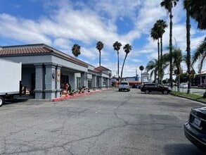 12001-12037 Firestone Blvd, Norwalk, CA à louer Photo du bâtiment- Image 2 de 2